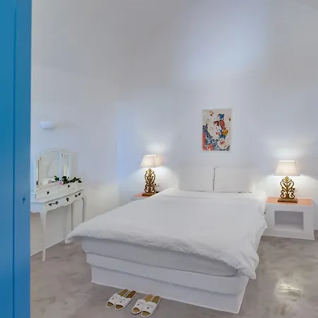 Desiterra & Hotel Fira (Santorini)