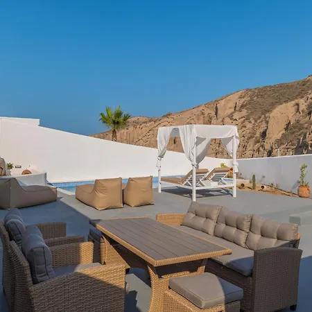 Desiterra & Fira (Santorini)